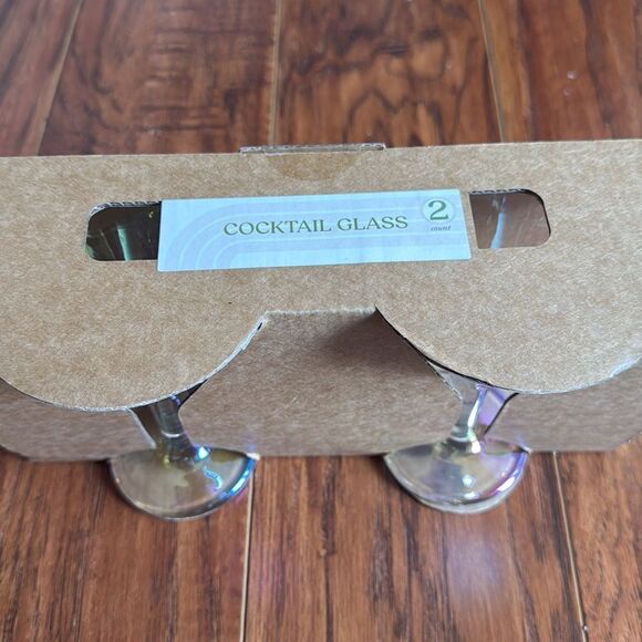 NWT Bullseye’s Playground (2) Cocktail Glasses Iridescent 5.5” H - Picture 4 of 6